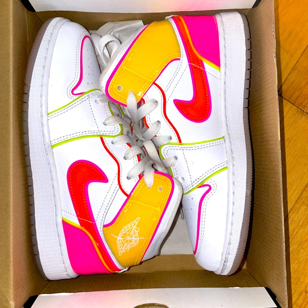 Jordan 1s Mid